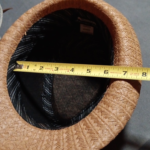 Lot of 4 hats - Picture 9 of 9